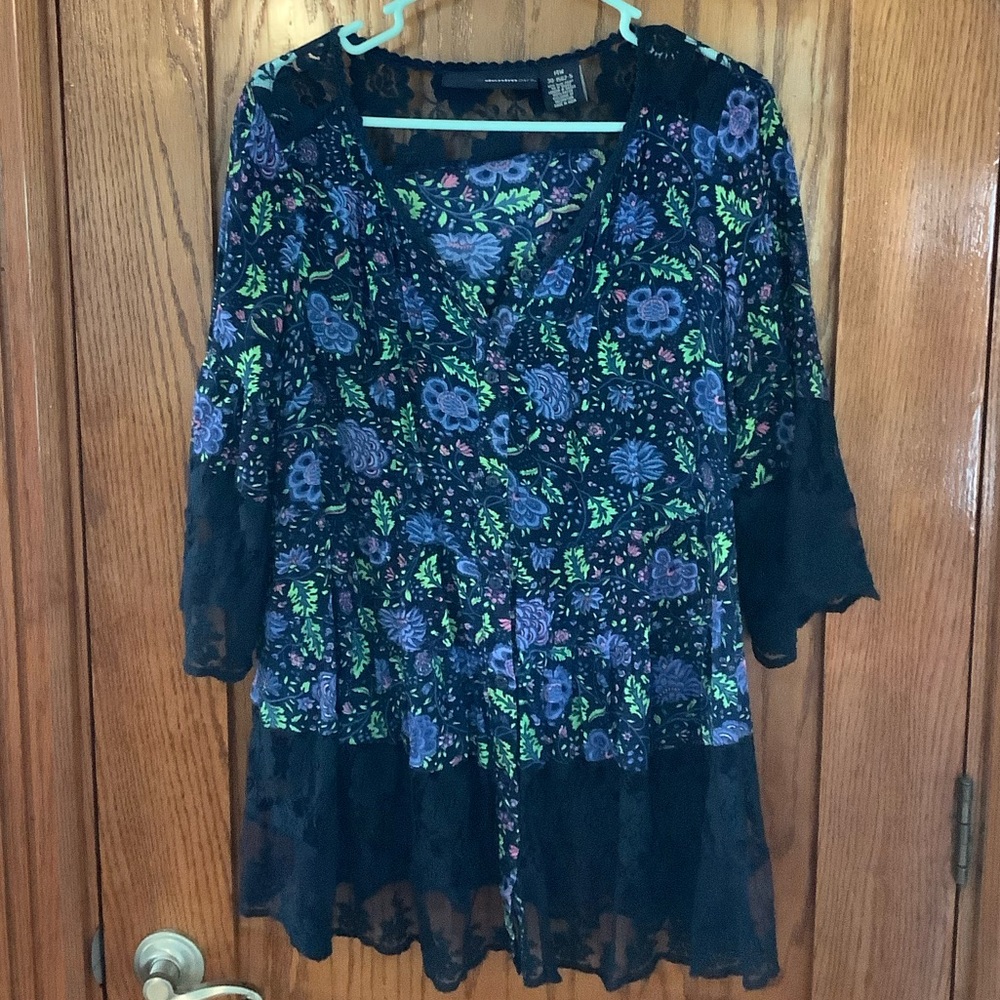 denim 24/7 Floral Top Size 14W